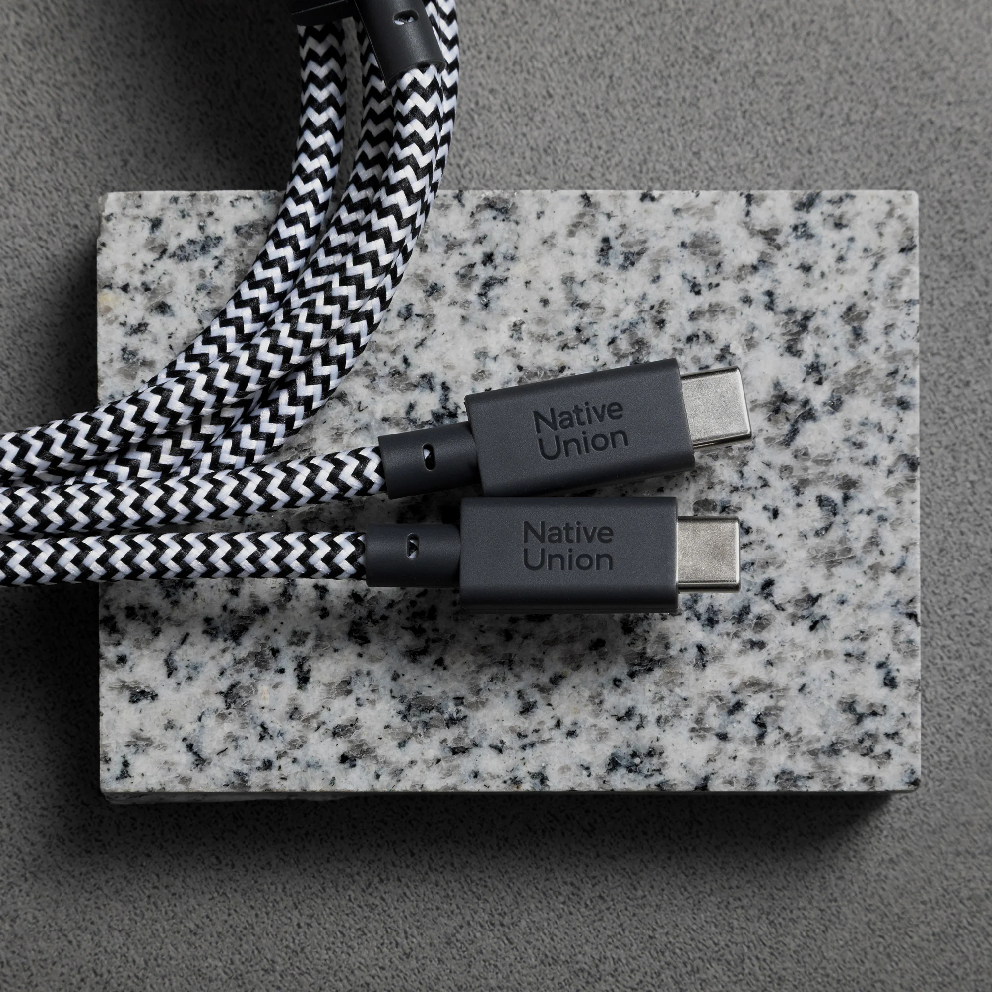 Belt Cable 2-in-1 USB-C to USB-C & USB-C Cable (140W) - Image 12