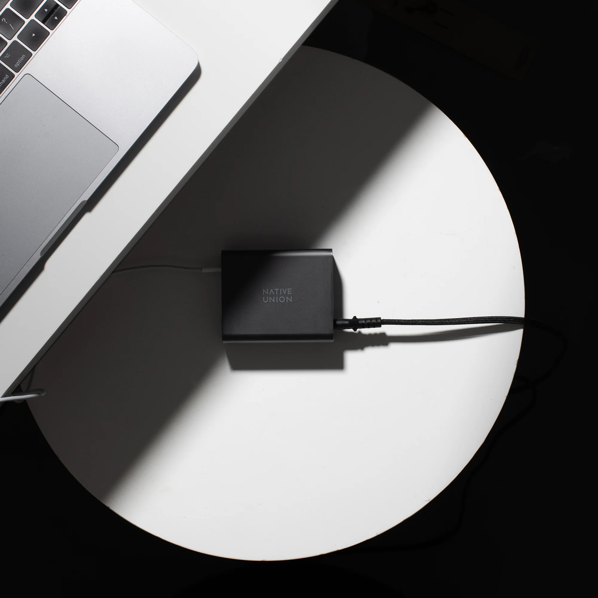 Fast Desktop Charger PD 140W - Image 11