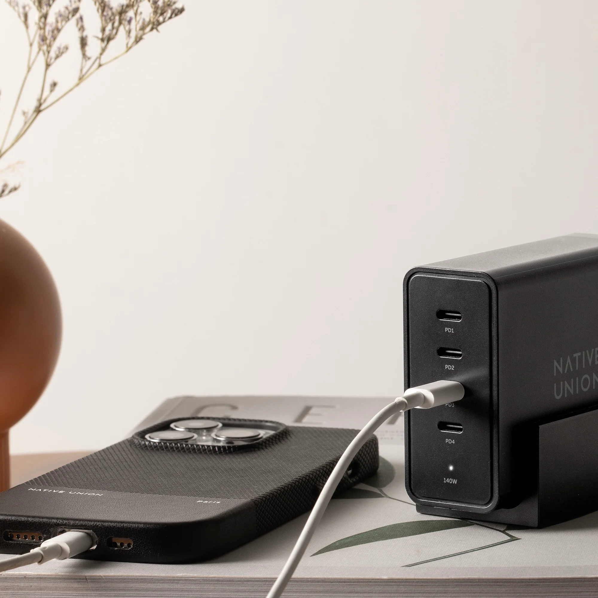 Fast Desktop Charger PD 140W - Image 9