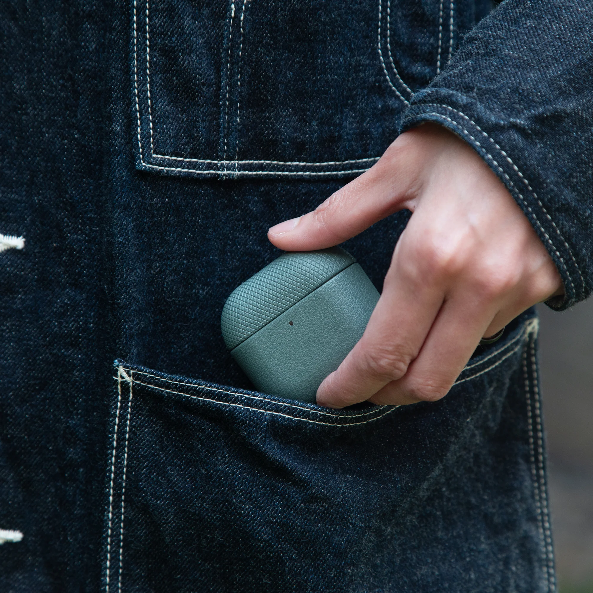 (Re)Classic Case for AirPods 4 - Image 13
