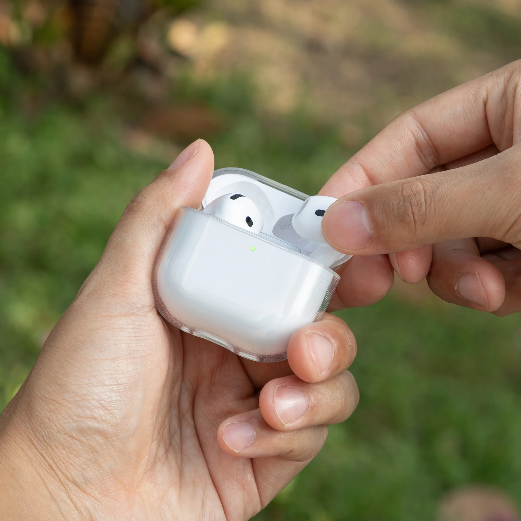 (Re)Clear Case for AirPods 4 - Image 8