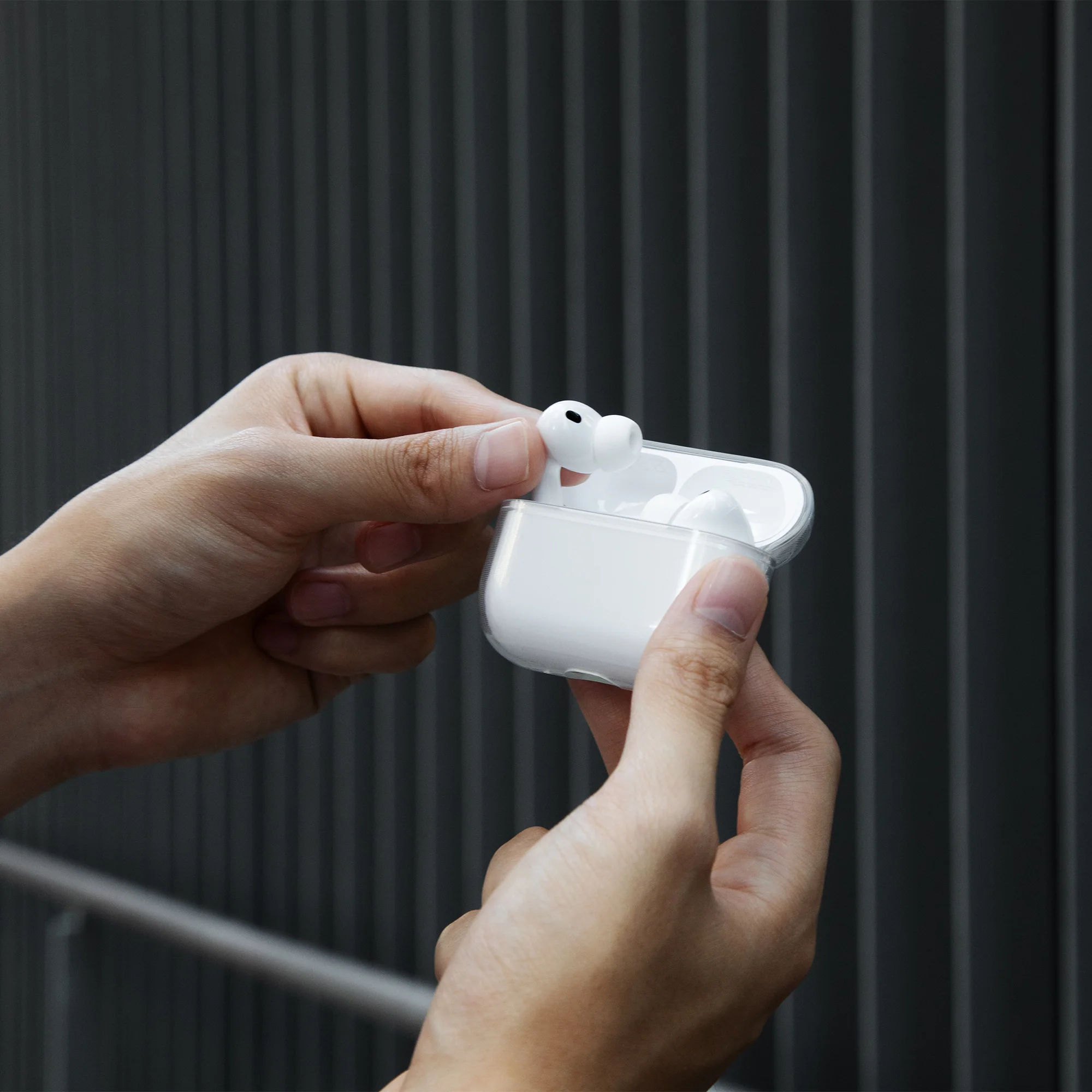 (Re)Clear Case for AirPods Pro 3 - Image 4