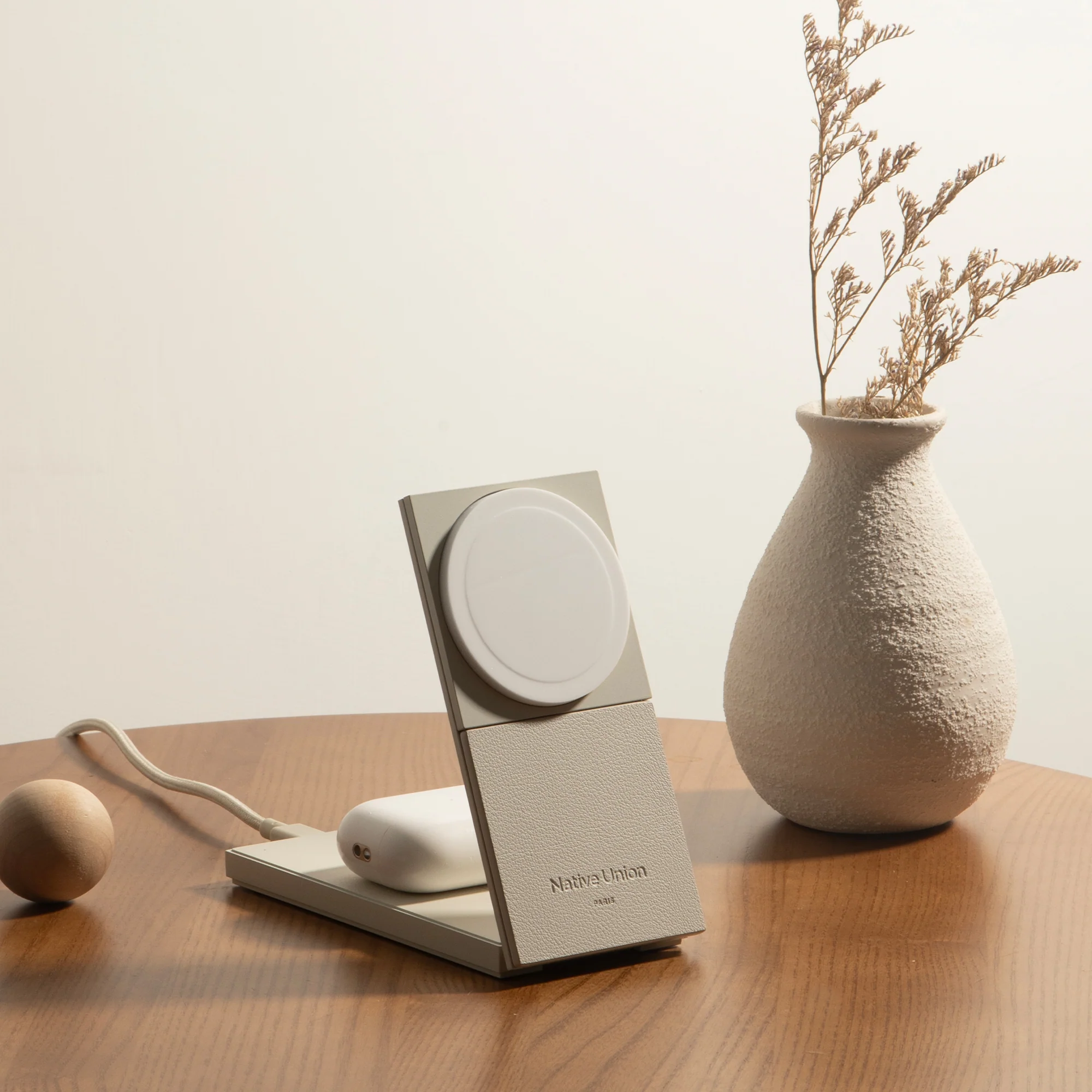 Rise 2-in-1 Magnetic Wireless Charger - Image 2
