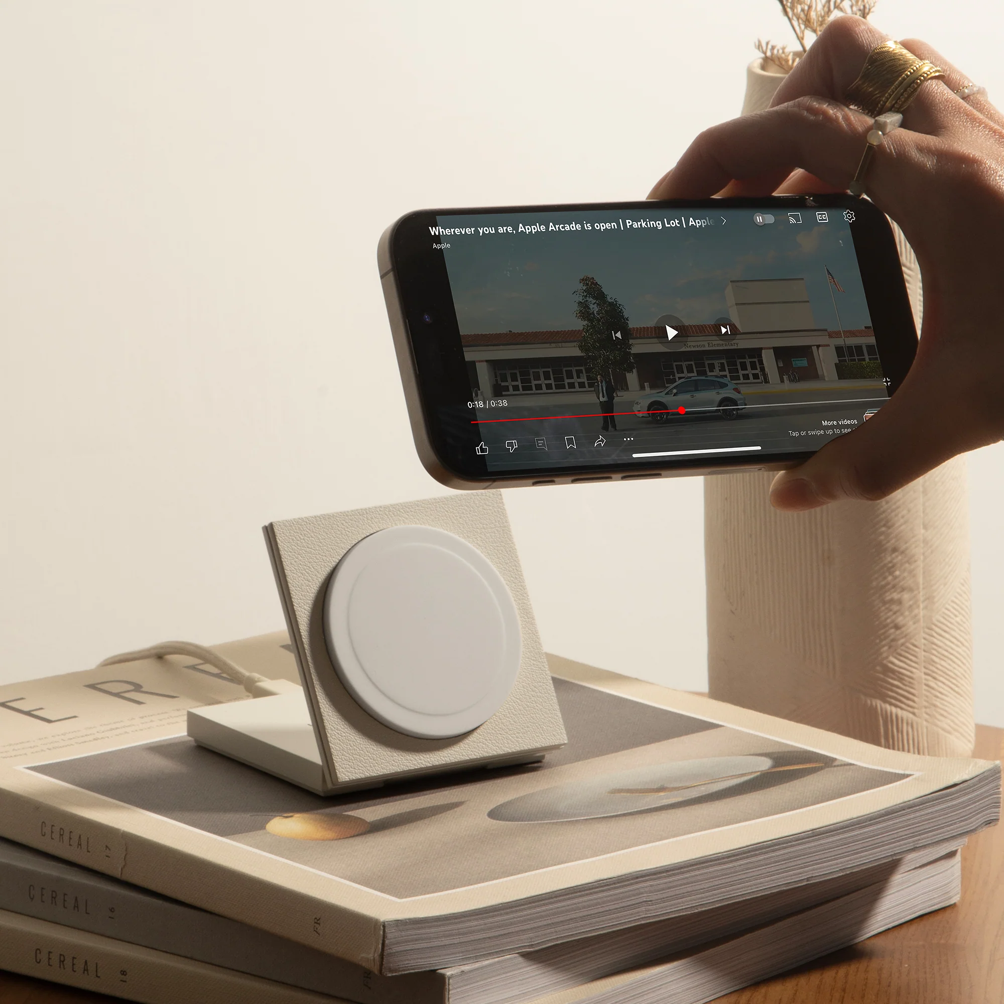 Rise Magnetic Wireless Charger - Image 2