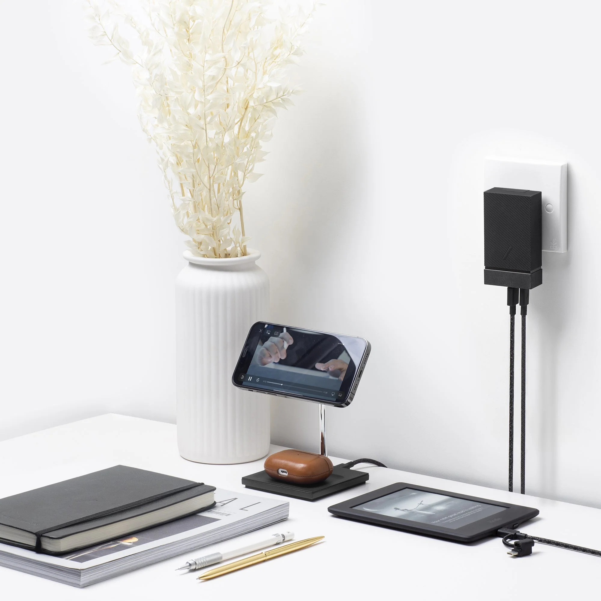 Snap 2-in-1 Magnetic Wireless Charger - Image 8