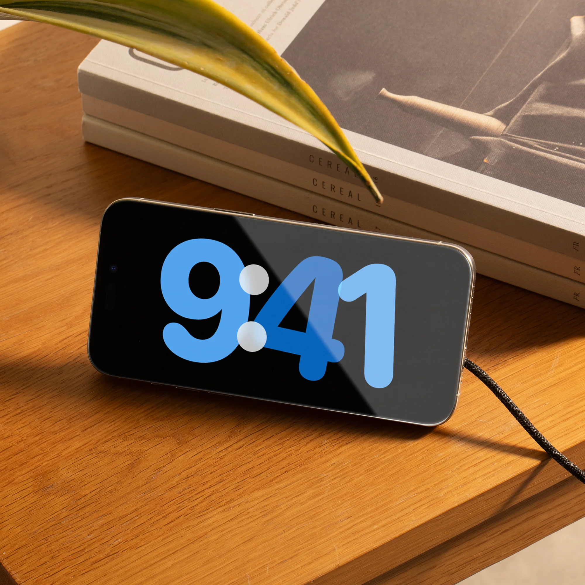 SnapStand Magnetic Wireless Charger - Image 2