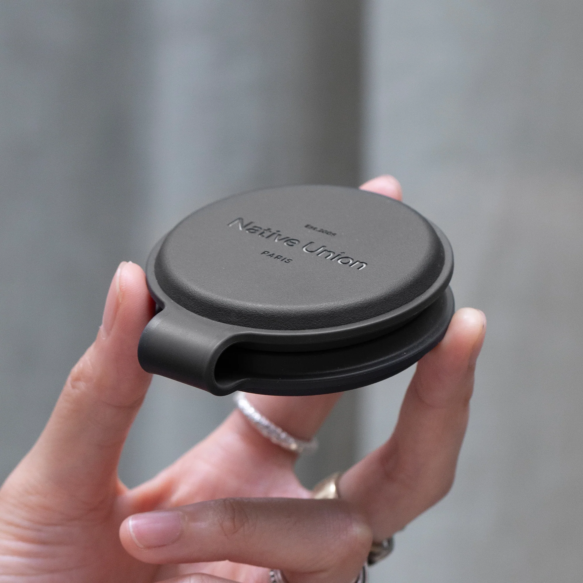 Voyage 2-in-1 Magnetic Wireless Charger - Image 5
